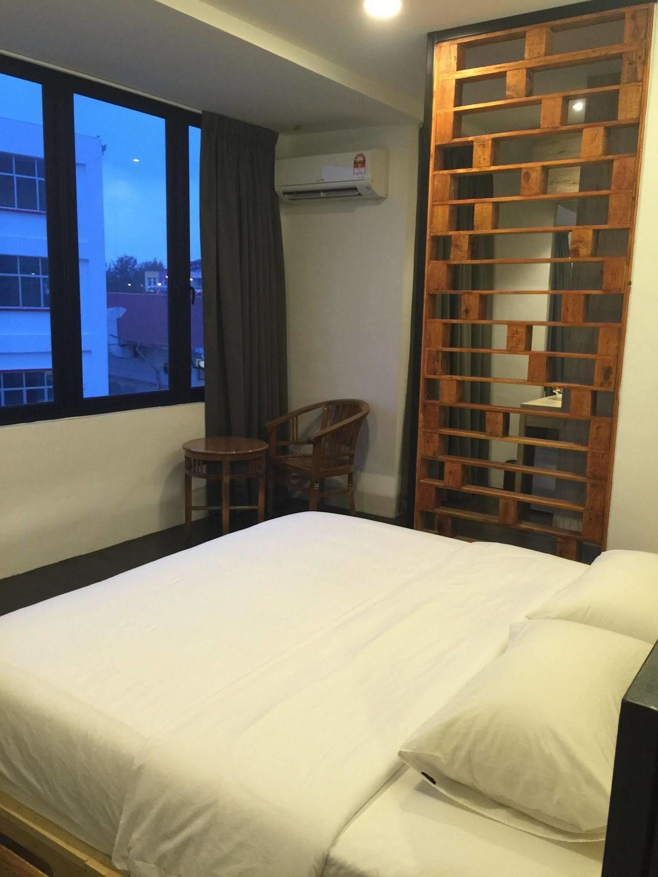 The Oikos Hotel Pontian Kecil Exterior foto